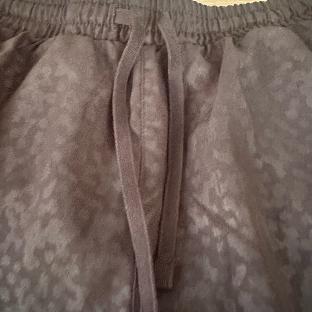 Bundle of 2 Old Navy Go-Dry Run Shorts: Size Large Floral and black leopard - Picture 13 of 15